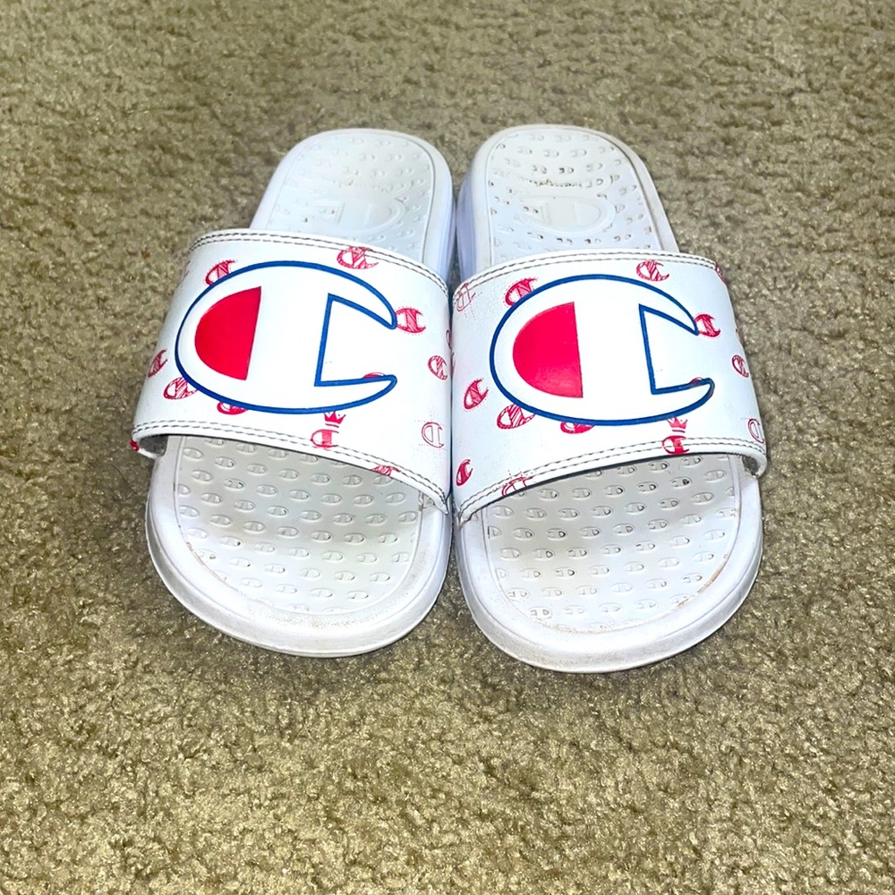 Woman’s champion slides size 4
